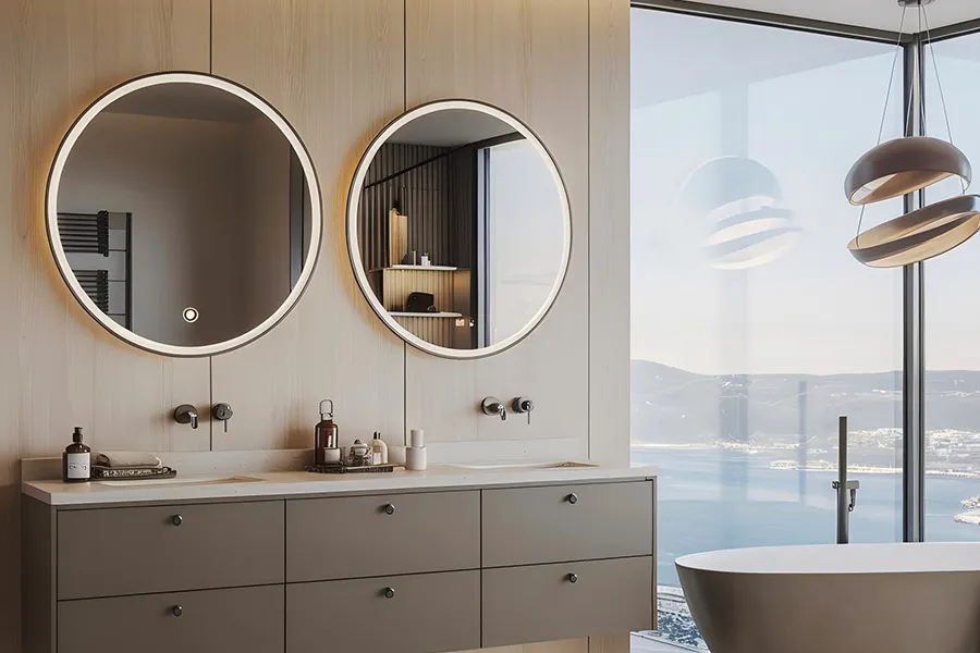 miroirs de salle de bain encadrés et éclairés pour l'hôtellerie