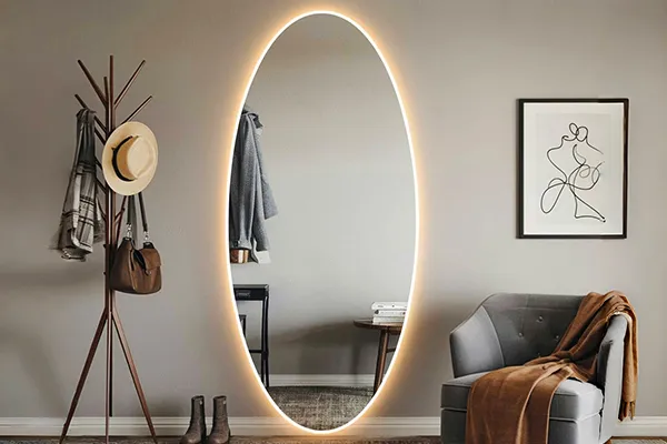 miroir de sol à led dans le salon